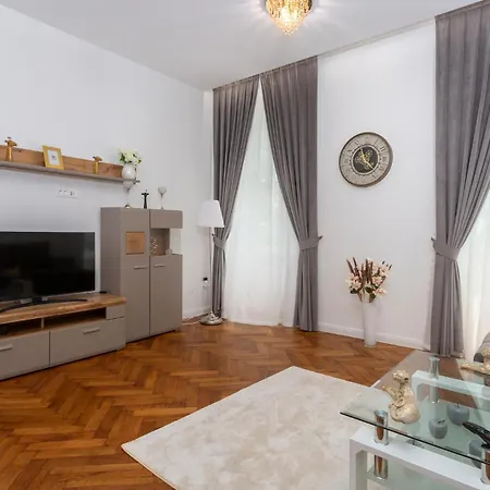 In With Kitchen Appartamento Abbazia