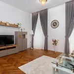 2 Bedroom Lovely In Daire Opatija