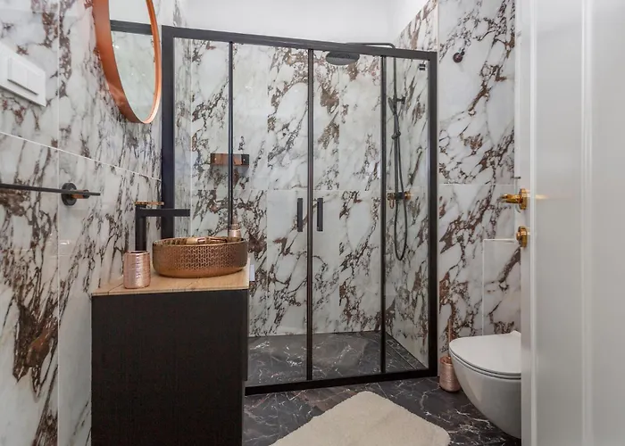 Apartment In With Kitchen *