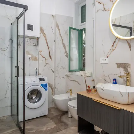 In With Kitchen Опатія